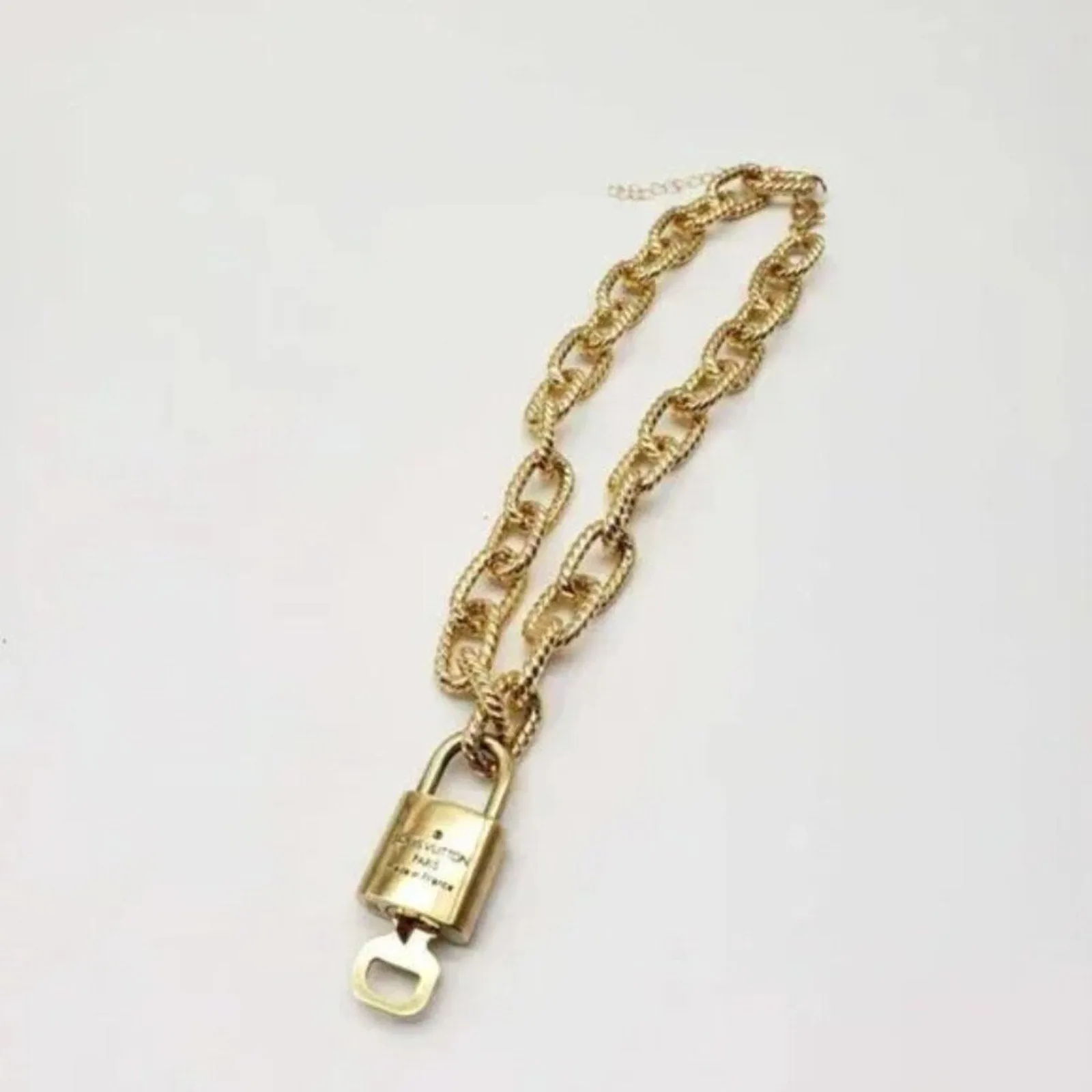 100%  Louis Vuitton Lock & Key with Unbranded Gold Plated Chain Necklace