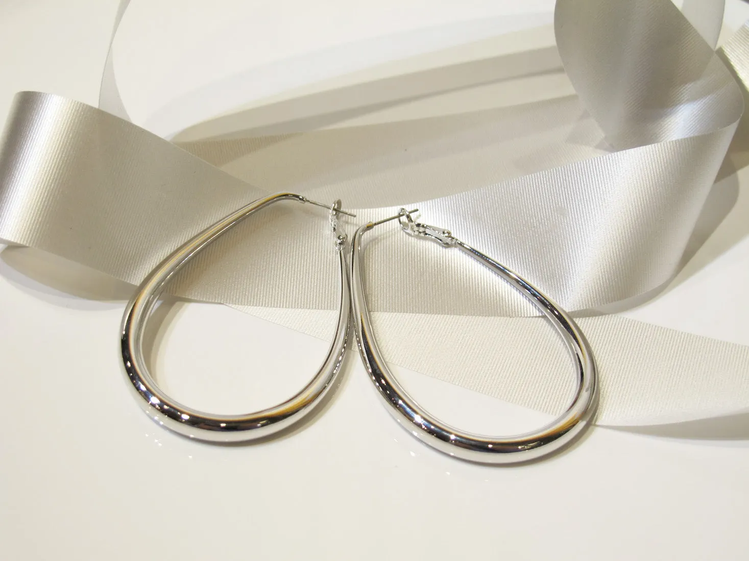 Elegant Bold Hoop Earrings