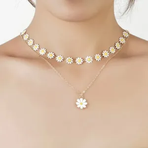 Fashionable Daisy Flower Pendant Necklace for Women