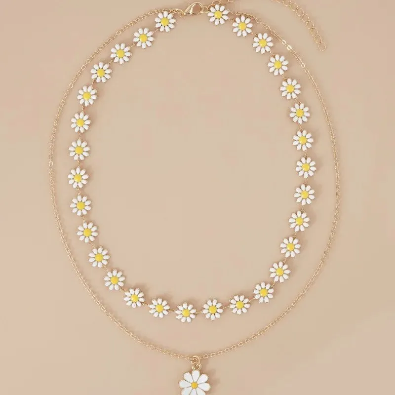 Fashionable Daisy Flower Pendant Necklace for Women