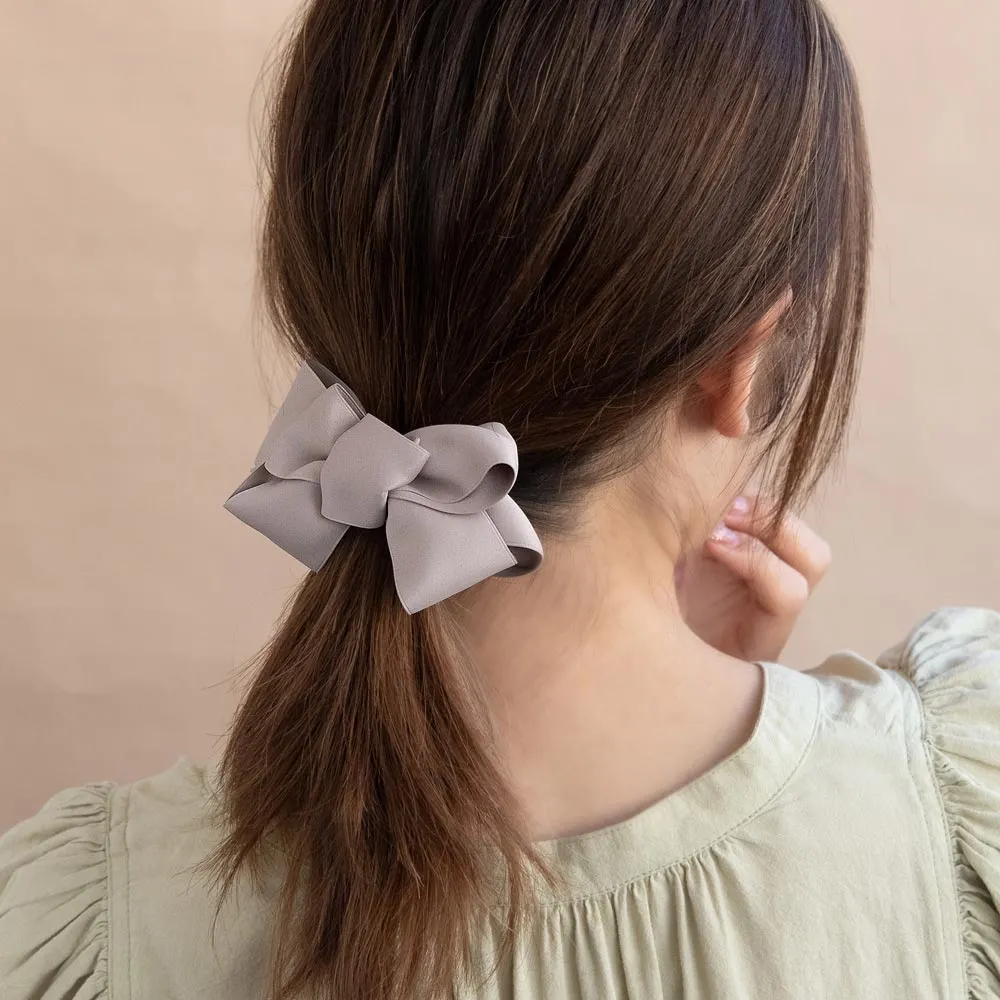 Irregular Bow Pony Hook