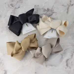 Irregular Bow Pony Hook