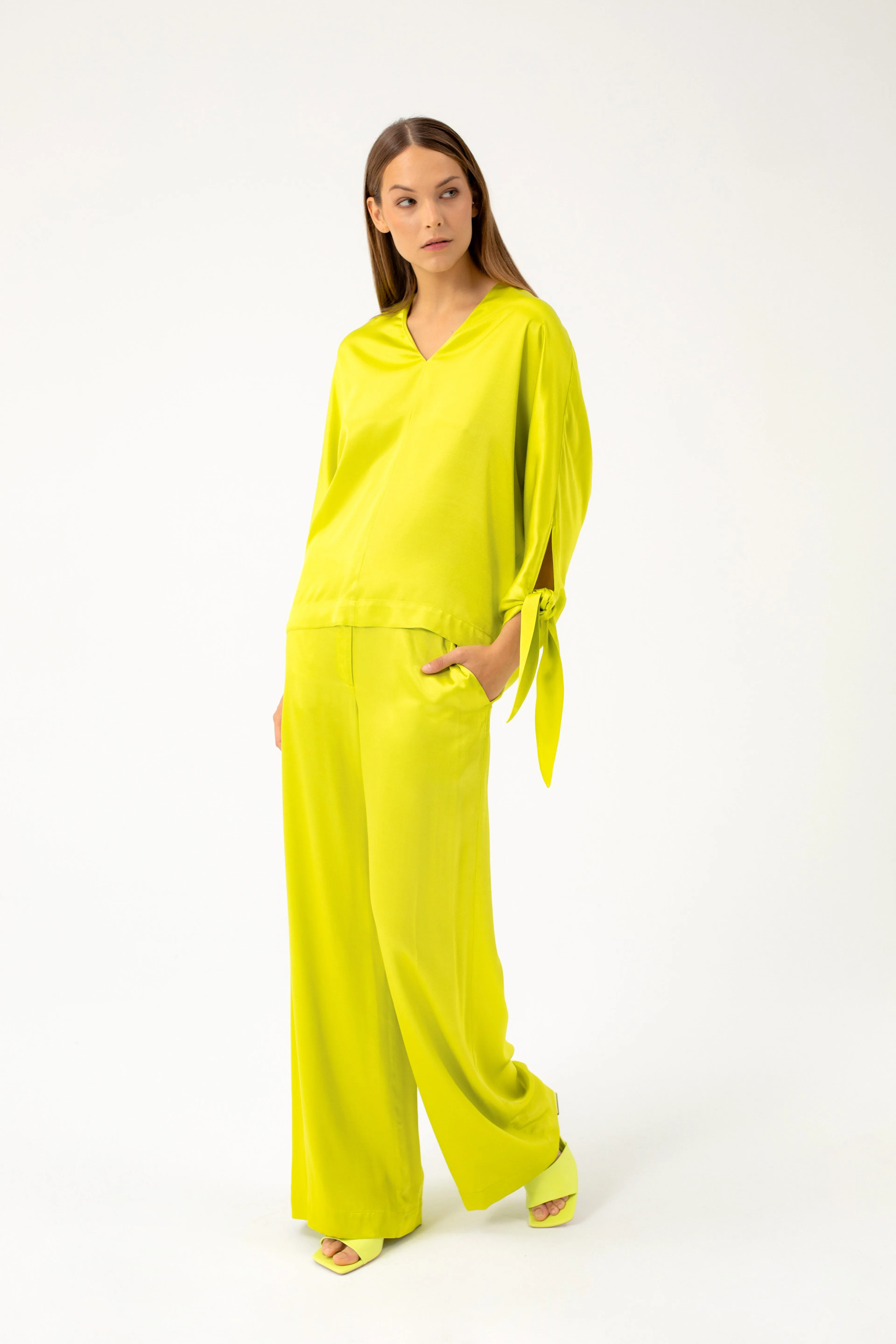 LIME BLOUSE WITH TIE CUFFS SLEEVES
