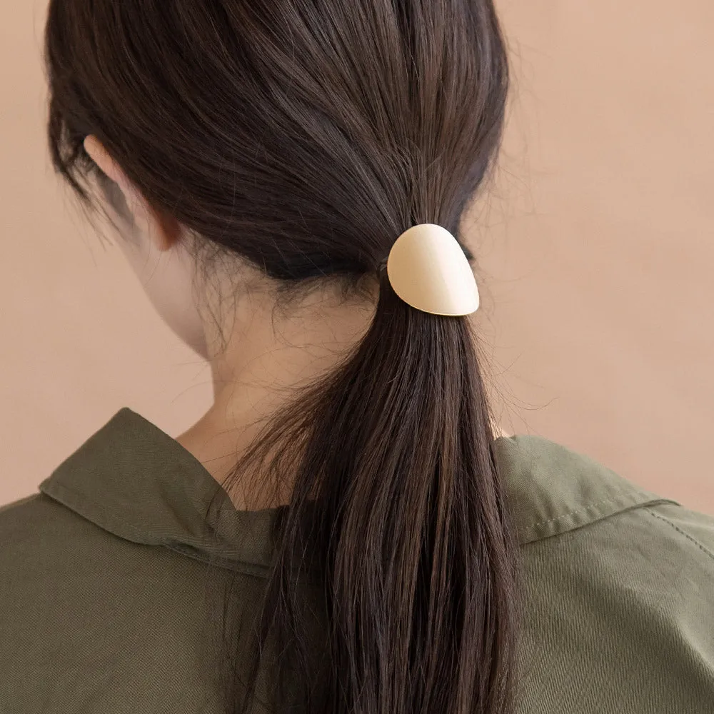 Matte Circle Pony Hook