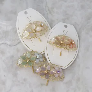 Oval Flower Pony Hook