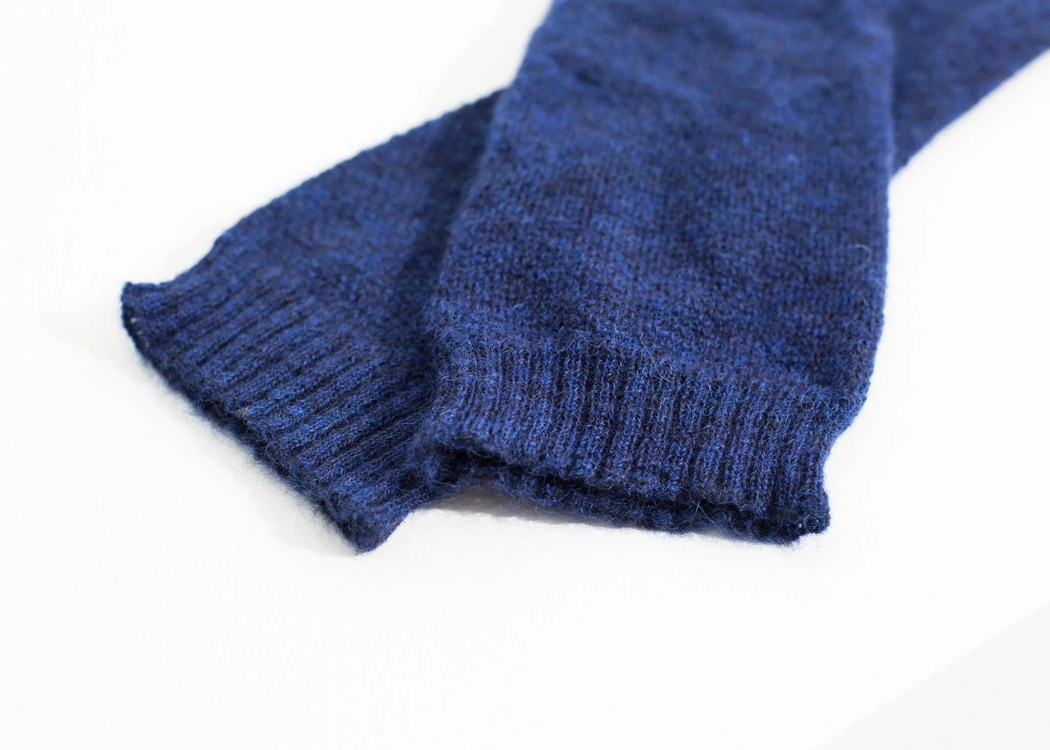 Pikki Mittens in Blue - A Stylish and Fashionable Choice