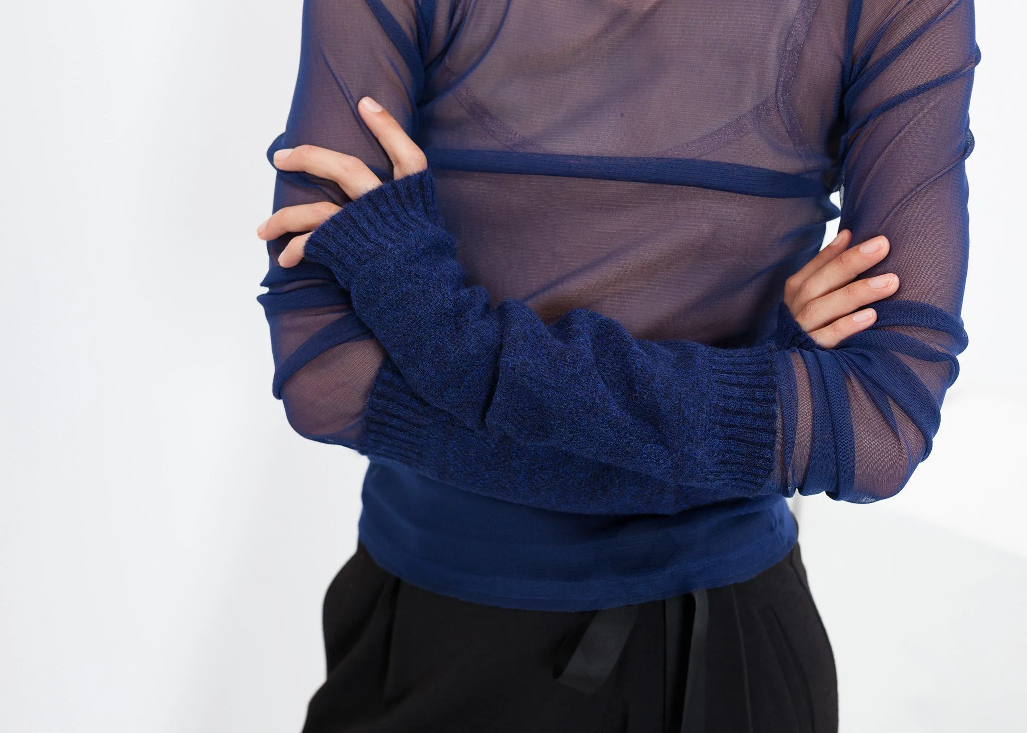 Pikki Mittens in Blue - A Stylish and Fashionable Choice