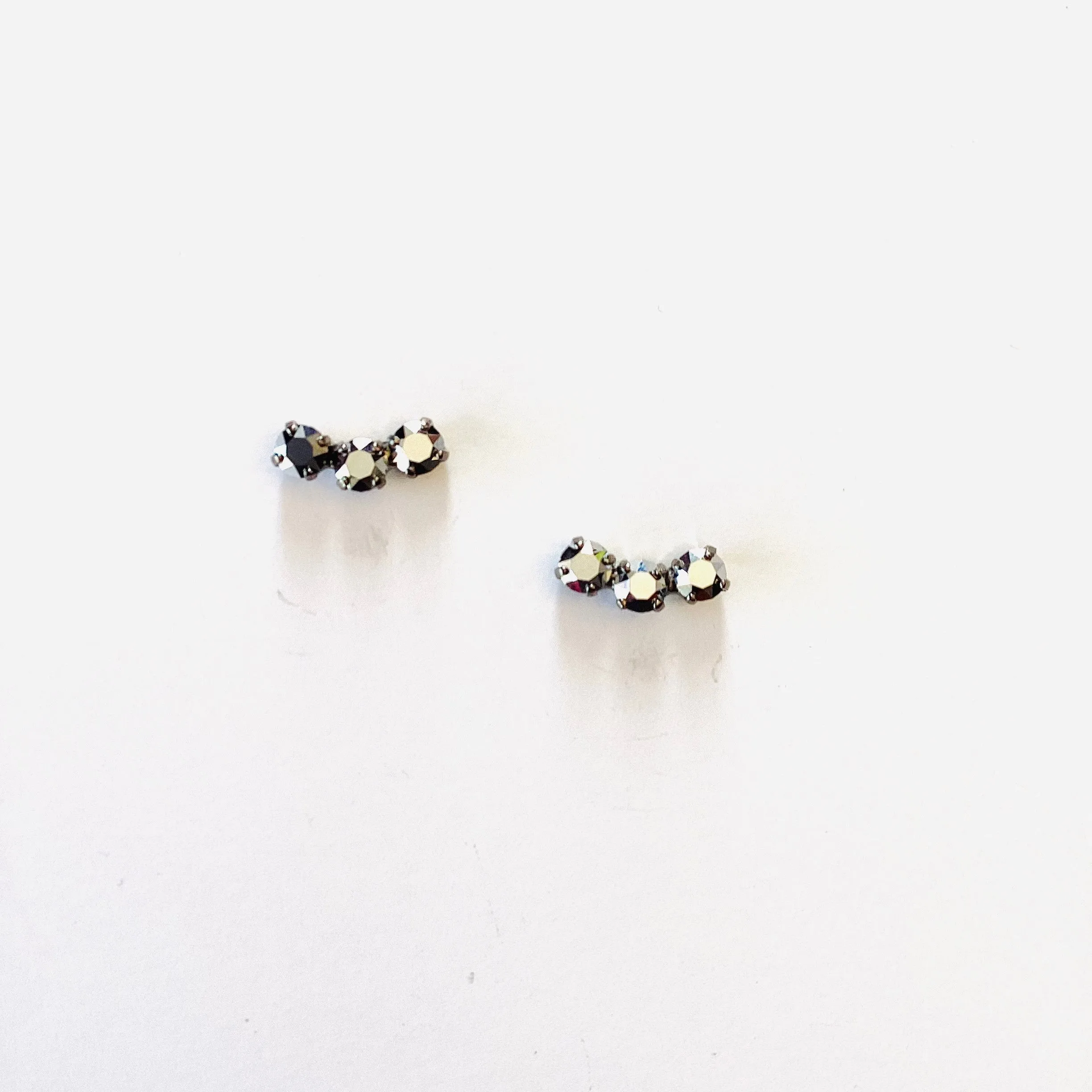 Simple Ear Crawler in Light Chrome