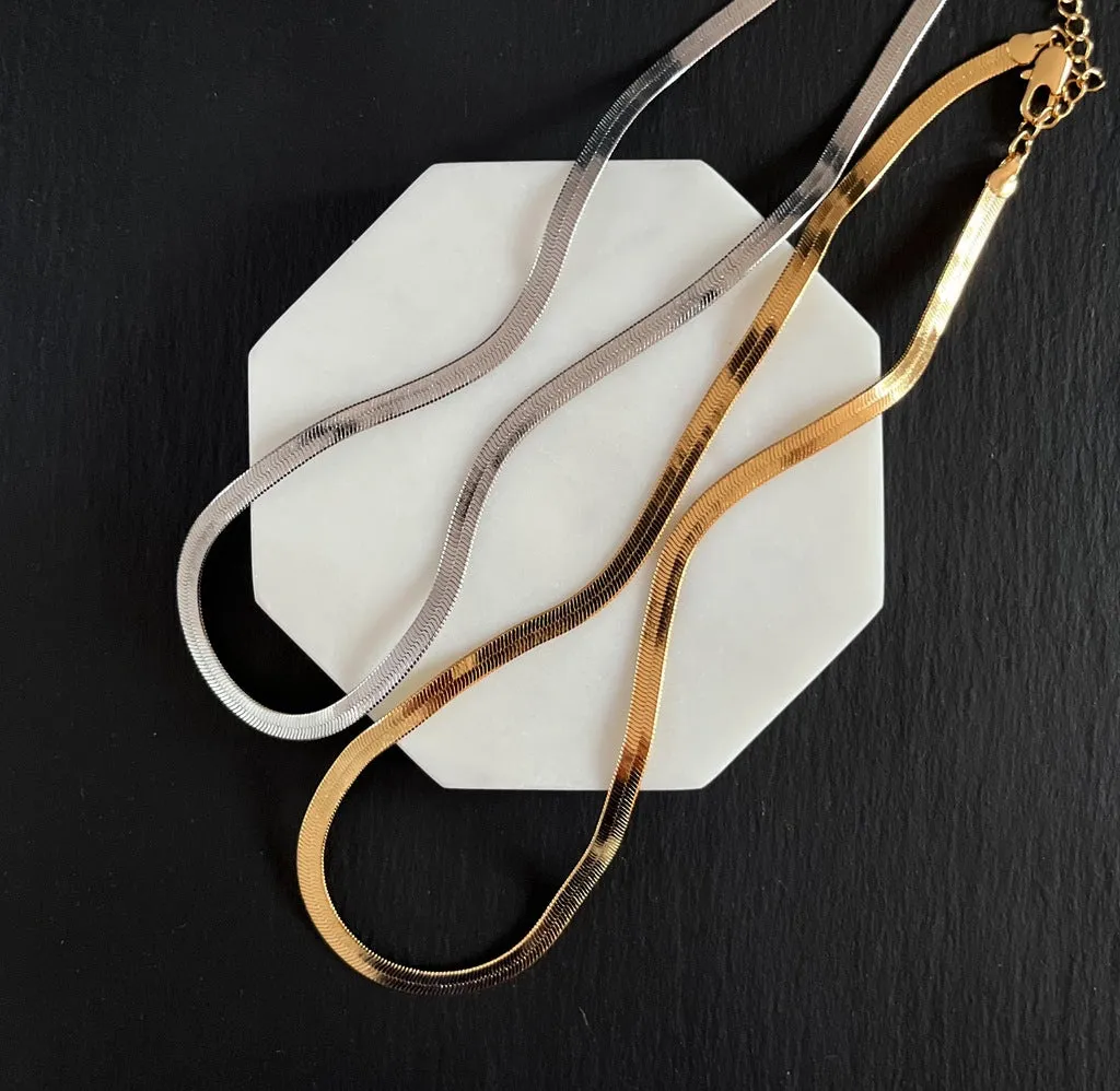 SNAKE CHAIN NECKLACE