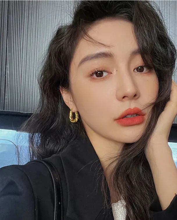 Twisted Hoop Earrings Gold