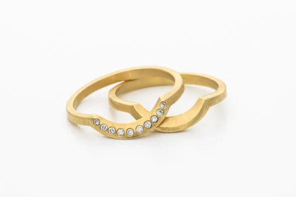 Unique Wedding Rings Set with Diamonds