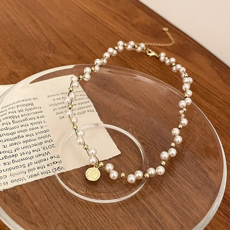 Women's Fashionable Pearl Necklace