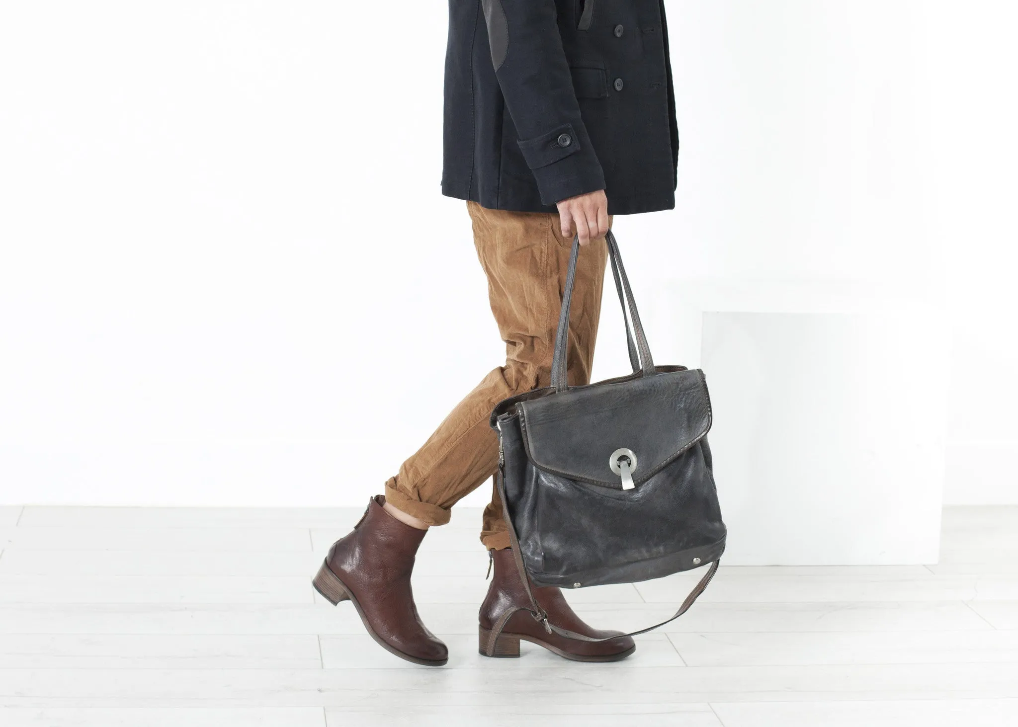 Zola Coat in Black - A Stylish and Fashionable Choice