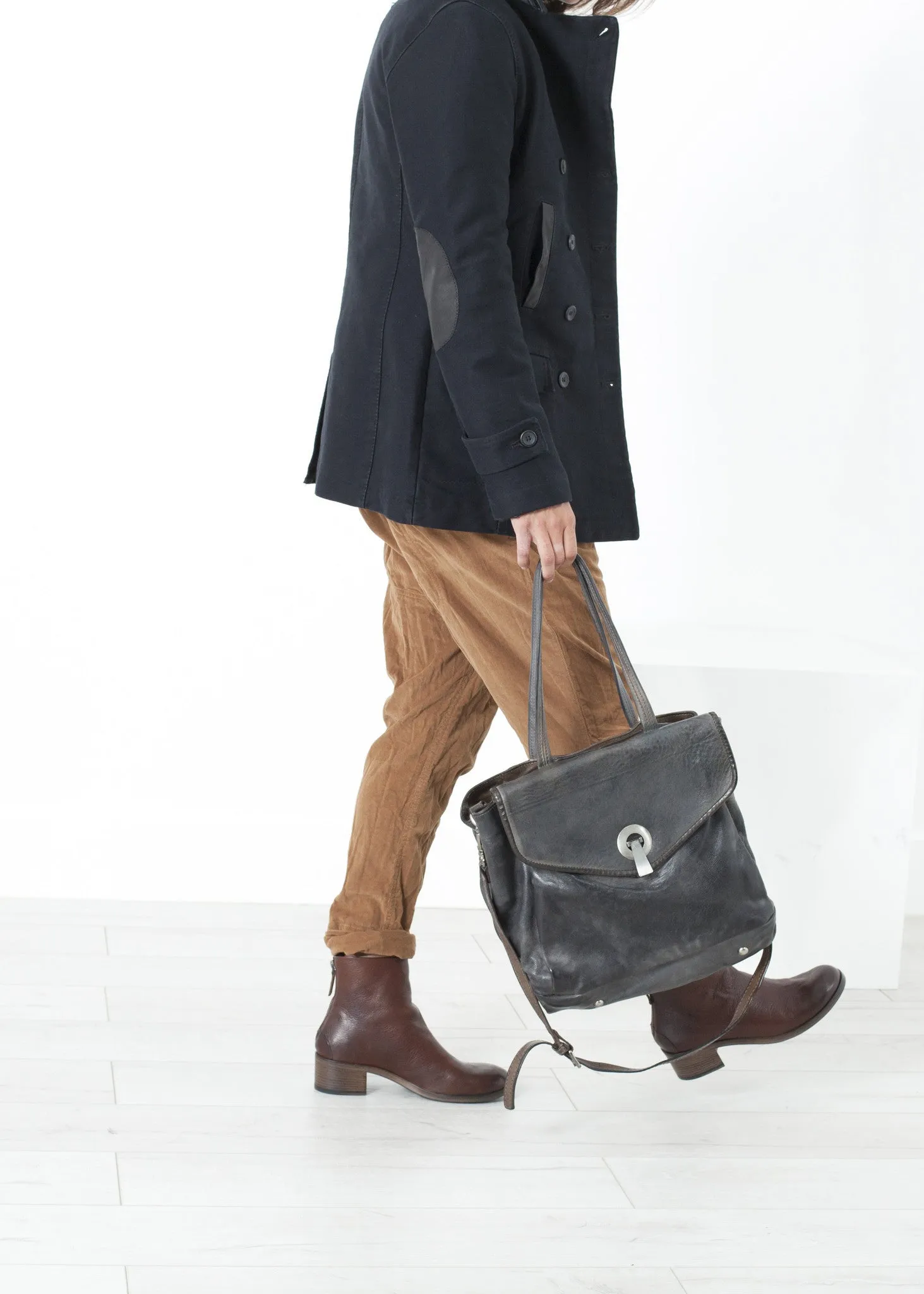Zola Coat in Black - A Stylish and Fashionable Choice